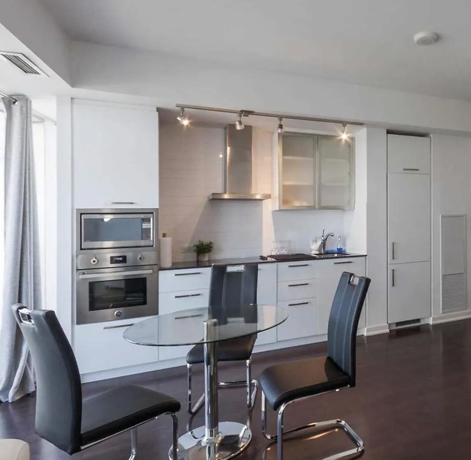 Downtown Toronto Condo Close To Cn Tower!! 0*,