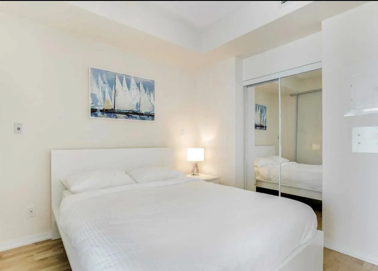 Downtown Toronto Condo Close To Cn Tower!! Апартаменты