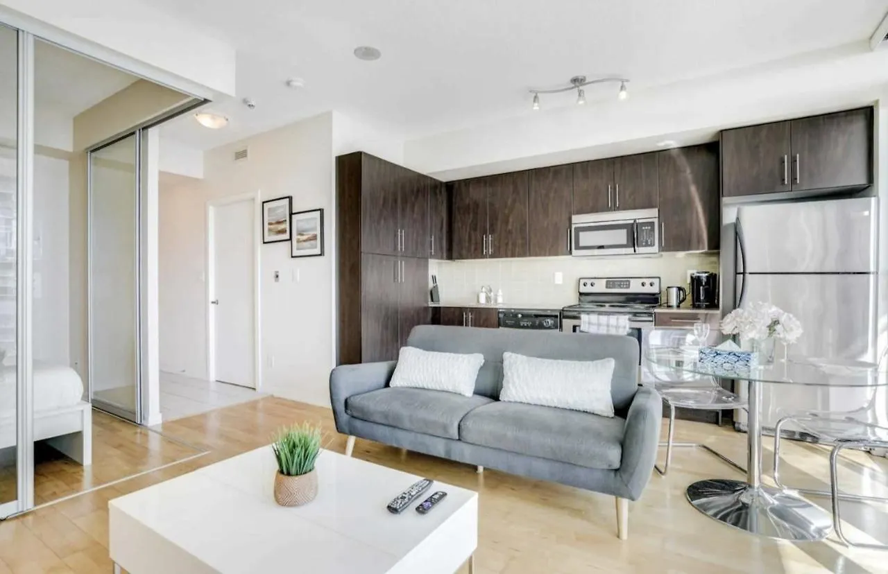 Апартаменты Downtown Toronto Condo Close To Cn Tower!! Канада