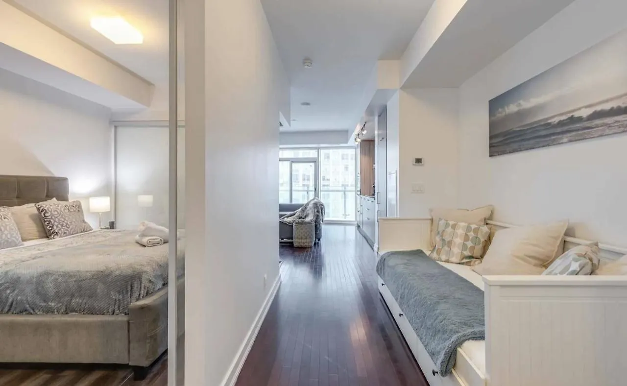 Downtown Toronto Condo Close To Cn Tower!! Апартаменты